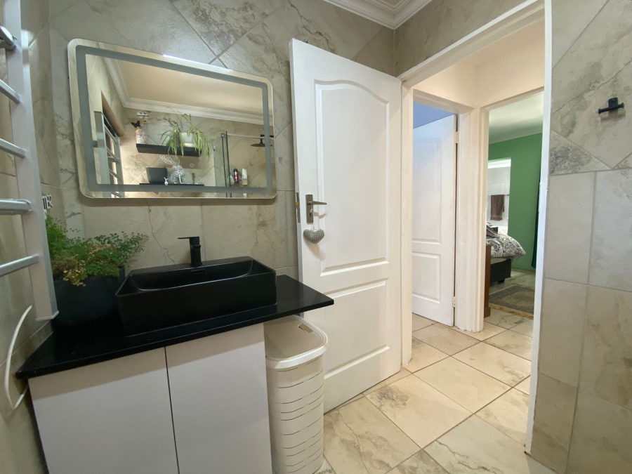 To Let 2 Bedroom Property for Rent in Table View Western Cape